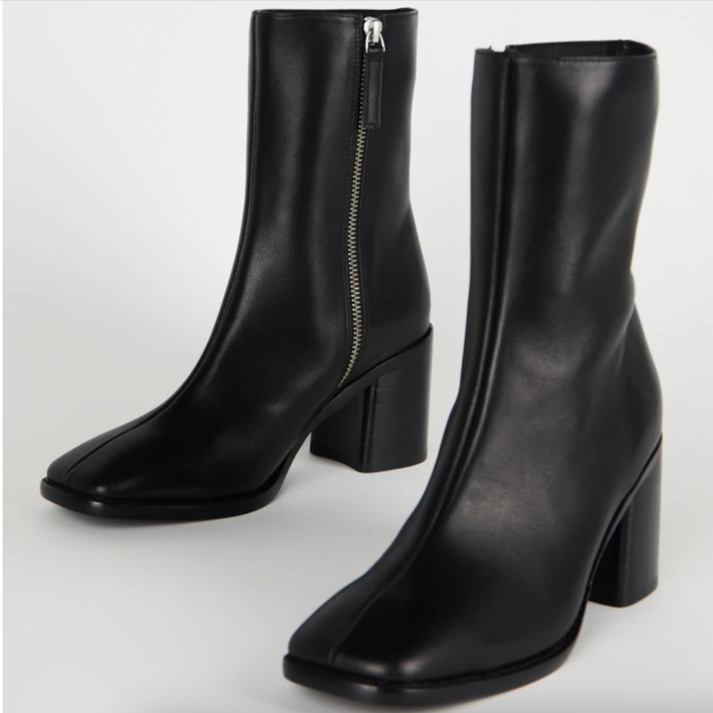 INTENTIONALLY BLANK Contour Black Leather Booties